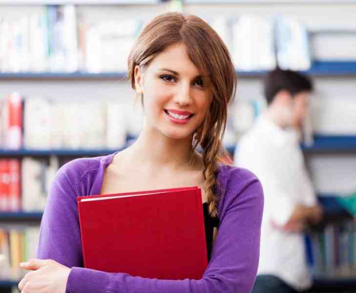 مكياج ناعم ومشرق للفتاة الجامعية
