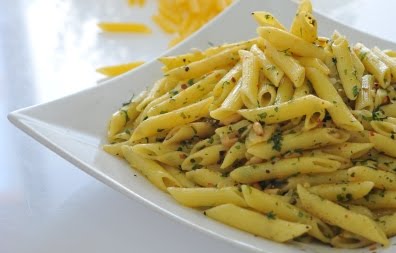 طريقه عمل مكرونة بالثوم والبقدونس