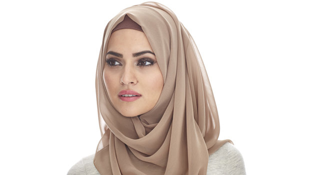 كيف تختارين لفة الطرحة الأنسب لشكل وجهك؟