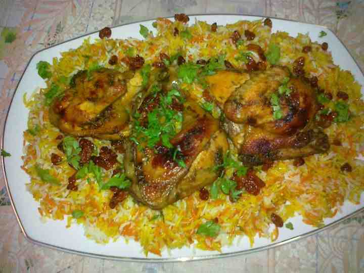 أرز مدخن بالدجاج والزعفران