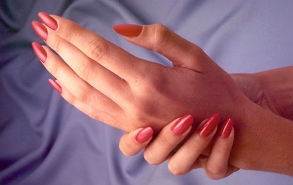 طرق متعددة للتخلص من مشكلة تعرق اليدين الزائد