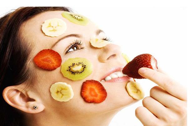 خمسة أطعمة لبشرة أجمل وشعر أكثر لمعاناً