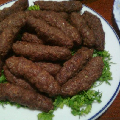 طريقة عمل الكفتة المشوية على الفحم