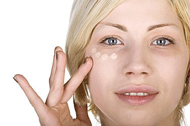 أحذرى من هذه العادات اليومية لإنها تزيد الهالات السوداء سوءًا