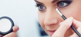 تألقي بمكياج أخاذ هذا الصيف بنصائح الخبراء