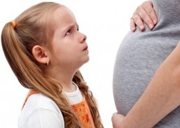 غيرة الاطفال اسباب غيرة الاطفال و طرق علاجها