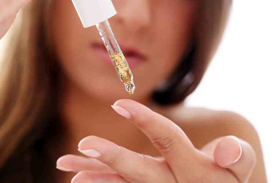 متى تستخدمين الزيوت لجعل بشرتك لامعة