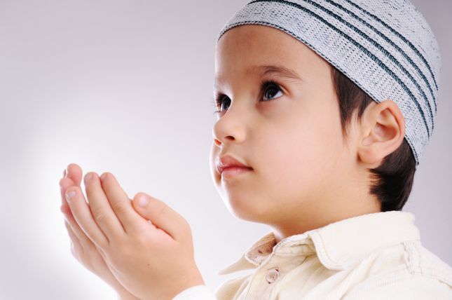 كيف تشجعين صغيرك على الصلاة في مسجد المدرسة؟