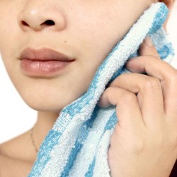 4 خلطات طبيعية للتخلص من حروق الشمس
