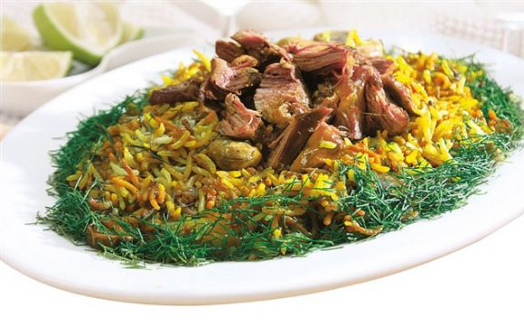 كيفية عمل طبق الأرز مع الفول واللحم والشبث