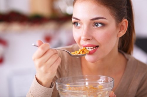 أحذرى 9 أطعمة تسبب الإضطرابات المعوية في رمضان !!