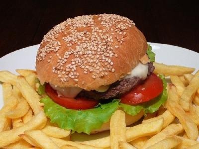 بالصور ..طريقة تحضير خبز الهامبورجر(الكايزر)