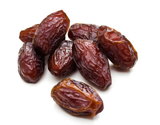 فوائد اكل التمر في الصباح