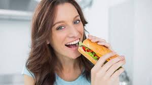 6 أسباب وراء شعورك بالجوع بعد تناول الطعام!