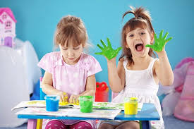 10 طرق لإبقاء أطفالك مشغولين أثناء أداء مهامك اليومية