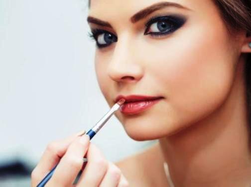 للمبتدئات طرق سهلة و سريعة لوضع الماكياج
