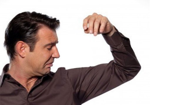 التعرق الزائد عدو جمالك اكتشفي كيف يمكنك ان تتغلبي عليه
