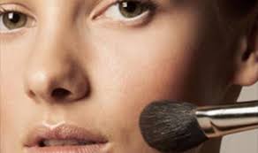 5 أخطاء تجميلية تجعلك تبدين أكبر سنًا
