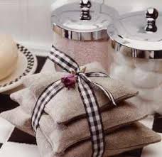 طرق مبتكره لتعطير المخدات والفرش