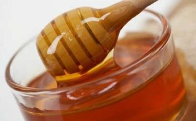 كيف ترطبين بشرتك الجافة؟
