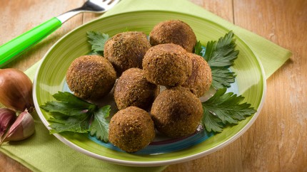 فلافل  بالحمّص ولا ألذ
