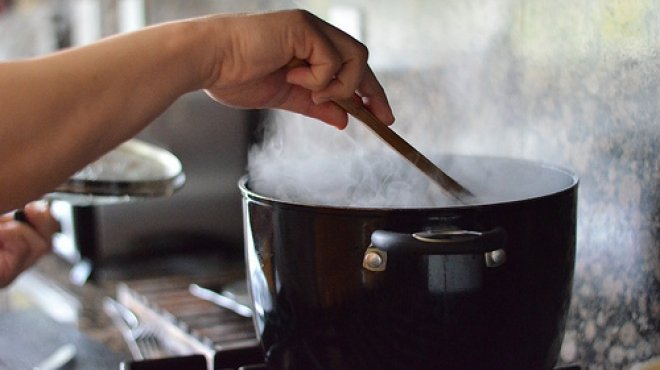5 نصائح للتخلص من روائح الطبخ فى المنزل