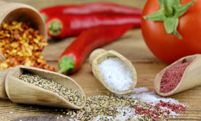 7 حلول سريعة لزيادة الملح والبهار في الطعام