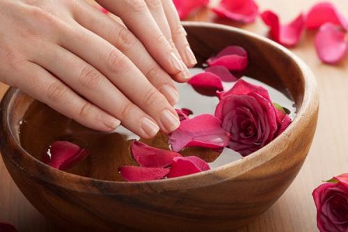 اصنعي بنفسك مزيل طبيعي لطلاء الأظافر