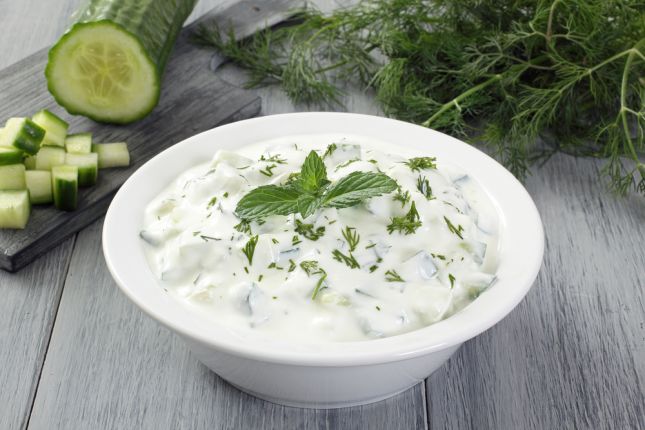 طريقة تحضير سلطة الزبادي بالخيار