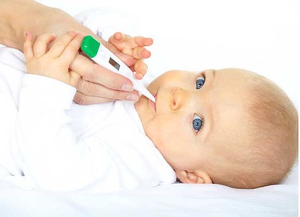 7 خطوات يجب اتباعها عند ارتفاع حرارة طفلك بشكل مفاجىء!