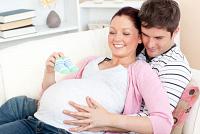 كيف يحدث الحمل بتوأم وكيفية رعاية المرأة الحامل وقتها