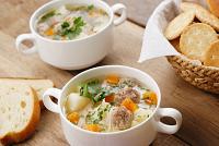 طريقة عمل شوربة الخضار بالكفتة