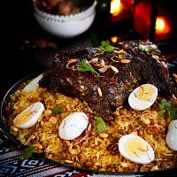 الخروف مع أرز الأوزي (طبق إماراتي)