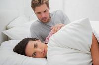 4 عادات خاطئة تسبب فتور العلاقة الحميمية بين الزوجين
