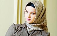 كيف تنسّقين حجابك بنقوش الأزهار مع ملابسك؟