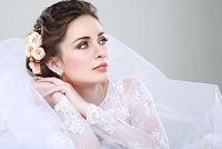 عادات خاطئة تضر بجمال شعر العروس