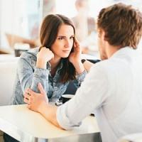 أخطاء صغيرة تقتل السعادة الزوجية .. تعرفي عليها