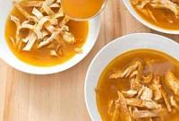 شوربة الفراخ بالكارى وجوزة الطيب