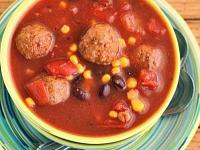 شوربة كرات اللحم والذرة