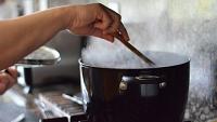 5 نصائح للتخلص من روائح الطبخ فى المنزل