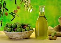 ولزيت الزيتون فوائد كثيرة في علاج الأمراض