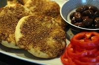 طريقة عمل مناقيش الزعتر